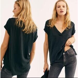 Free People Sundance Black Distressed Short Sleeve V Neck Tee Sz. L